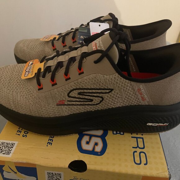 Men's Skechers Hands Free Slip Ins Go Run Elevate 2.0 Size 11 NIB (RETAIL 125) - Picture 7 of 10
